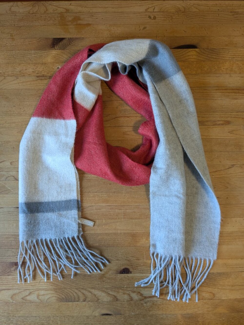 Nordstrom 100% Cashmere Scarf Unisex Gray Red Colorblock Fringed Winter Muffler